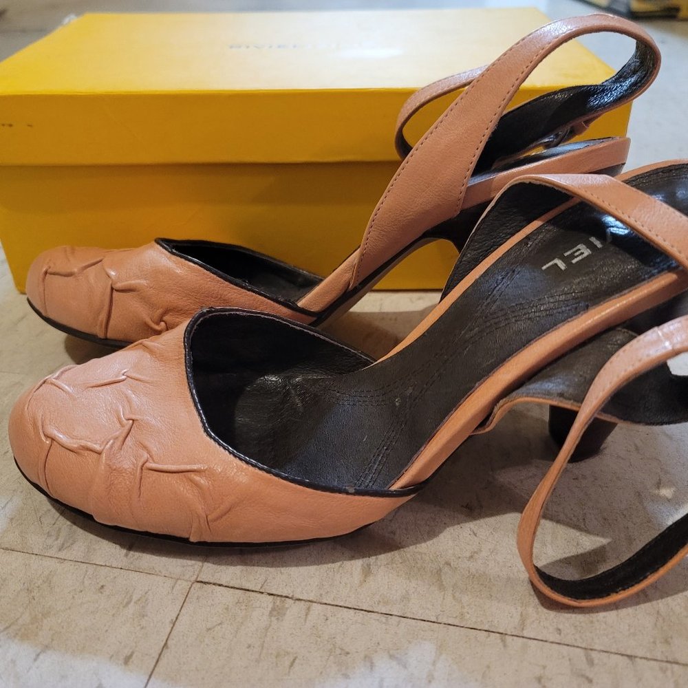 Biviel pumps, size 10, pale pink